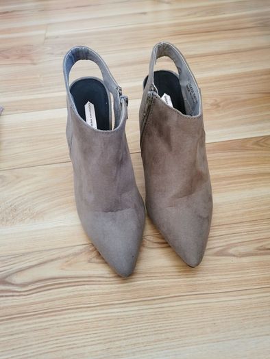 Grey/Taupe shoe boots