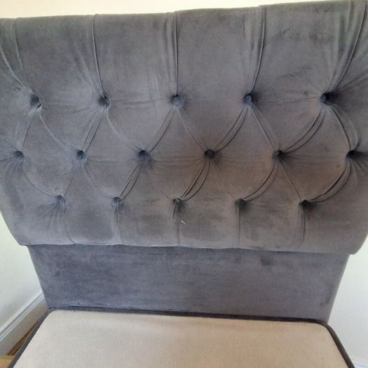 Single divan bed with 2 drawers and headboard