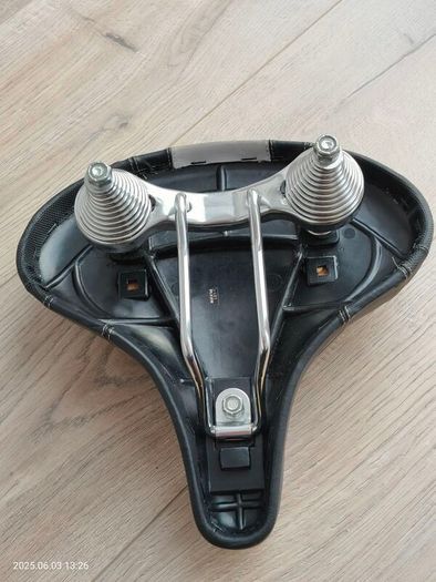 Bicycle seat