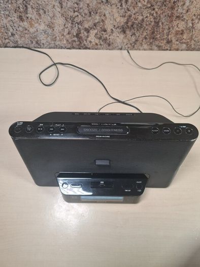 SONY XDR-DS16iPN personal audio system FM radio alarm clock ipod dock  DAB radio