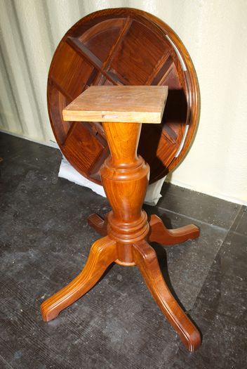 Rosewood Round Table
