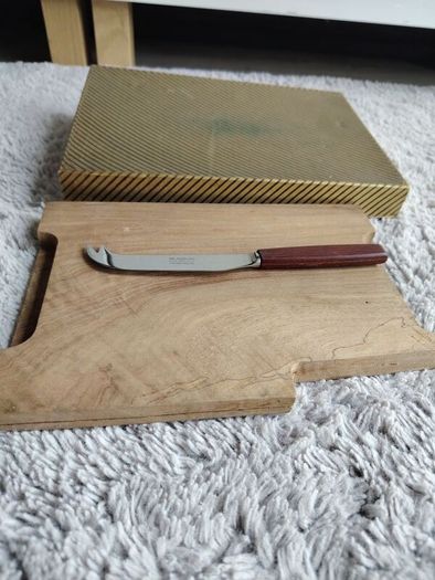 Warriss vintage cheese board and knife