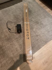 projector and screen brand new