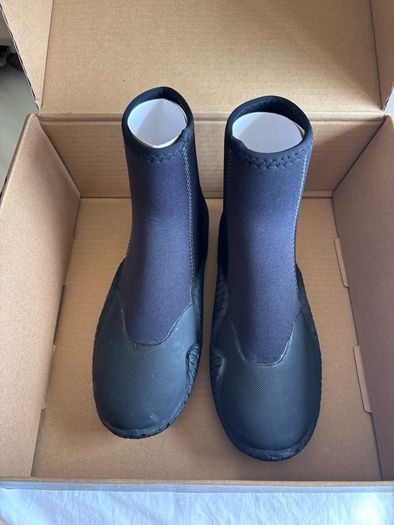 Typhoon Wetsuit Booties Size 7