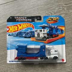 Hot wheels track fleet Ultra Magnus