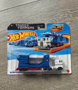 Hot wheels track fleet Ultra Magnus