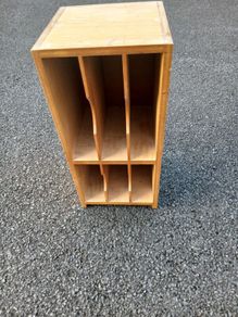 storage / shelf unit