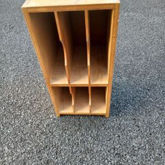 storage / shelf unit
