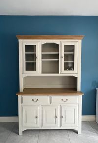 Kitchen Cabinet / Dresser
