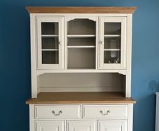 Kitchen Cabinet / Dresser