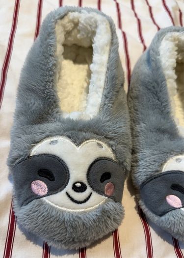 Cute Fluffy Cozy Sloth Slippers Size S!