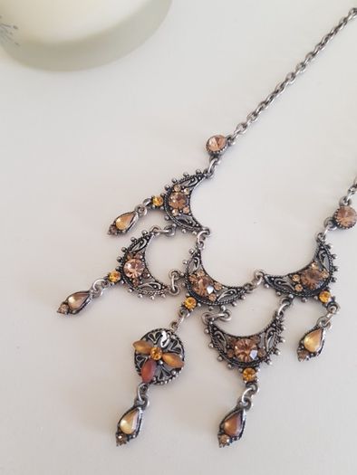 Costume Jewellery/Necklaces