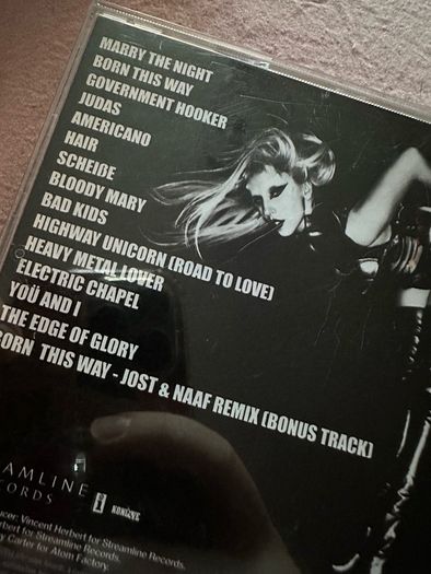 Lady Gaga - Born This Way - Signed CD
