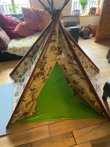 Kids play tent / wigwam