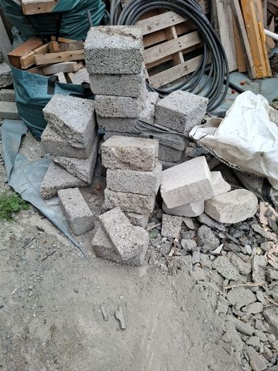 Free half size concrete blocks to take away.
