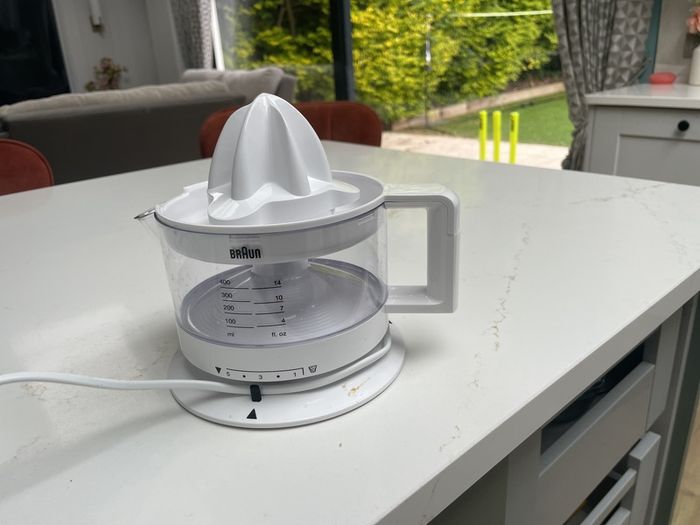 Citrus juicer