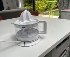 Citrus juicer