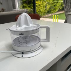 Citrus juicer