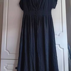 Black Short-Sleeved Midi Dress