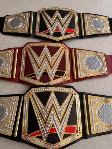 WWE costume belts 7euro each 1 black sold