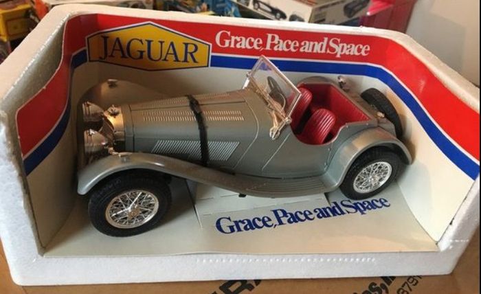 Jaguar SS100 lot of four Scale 1/18 Burago