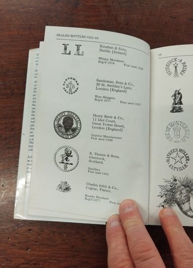 A Bottle Collectors Guide book