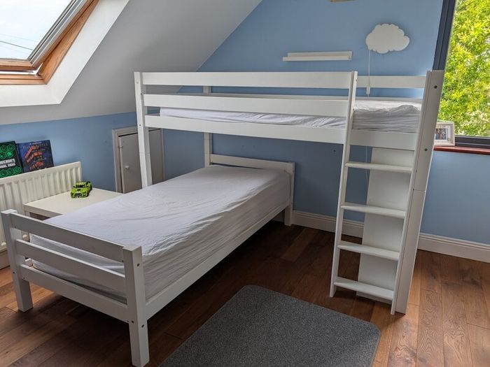 Bunk bed L-shaped