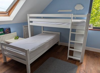 Bunk bed L-shaped