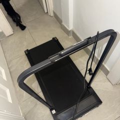Foldable treadmill with handle