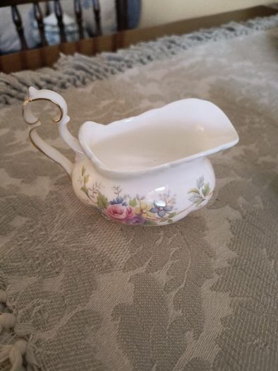 Royal Albert 'Colleen' - Creamer & Sugar Bowl.