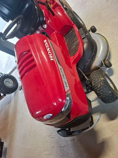 Honda ride on lawnmower