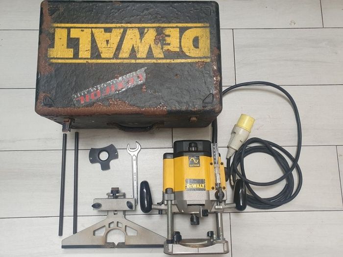 Dewalt router