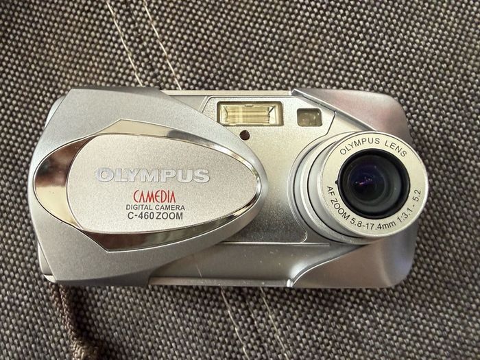 digital camera Olympus C-460 ZOOM