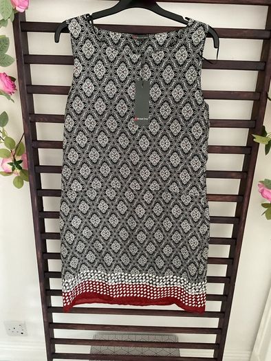 dress Bnwt Streetone sleeveless black & white print dress size 12