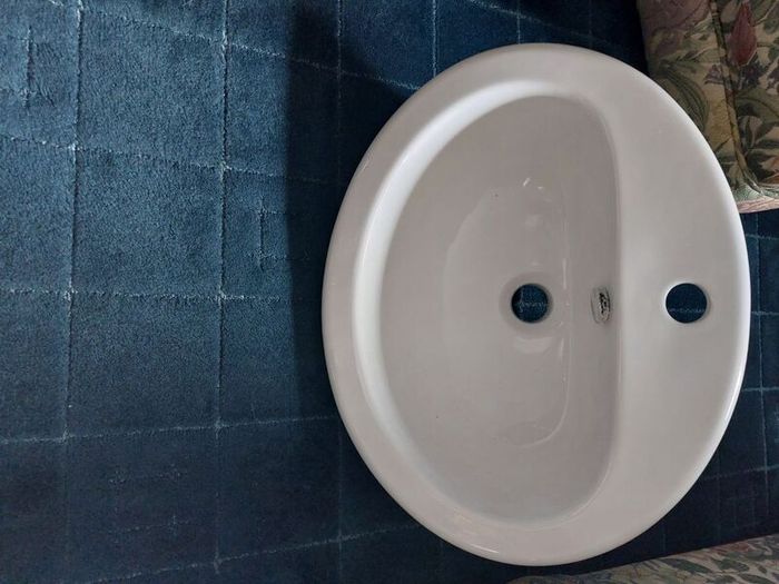 Bathroom sinks