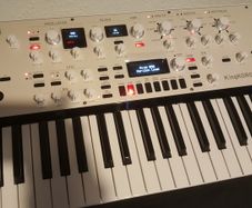 Korg KingKorg Neo - 37key VA Synthesizer & Vocoder.