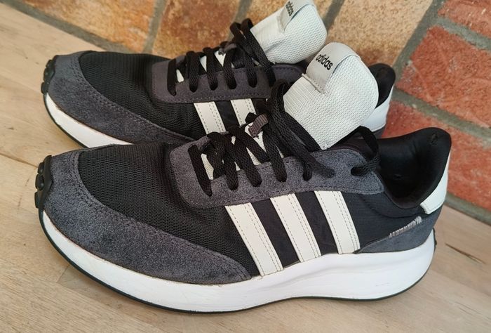 Adidas Run 70s  runners/ trainers. Size 7