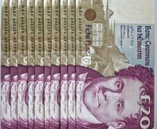 10 consecutive 20 pound banknotes