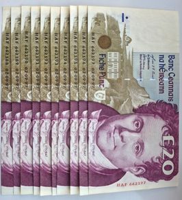 10 consecutive 20 pound banknotes