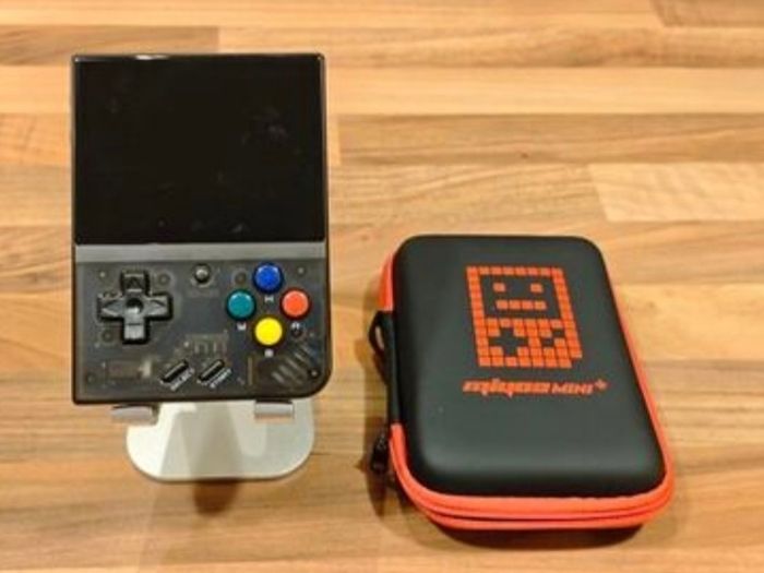 Miyoo mini plus black
