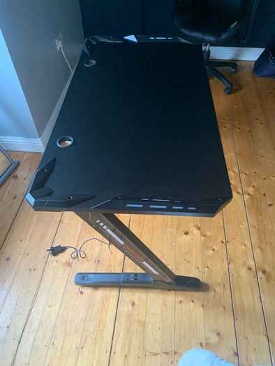 Gaming desk