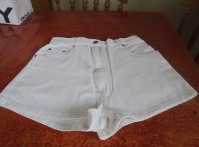 Ladies White Cotton Shorts for Sale