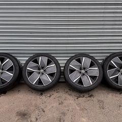 2024 c7 vw Touareg 21" alloy wheels