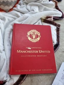 Manchester United dvds an book