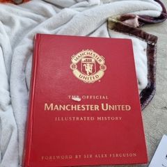 Manchester United dvds an book