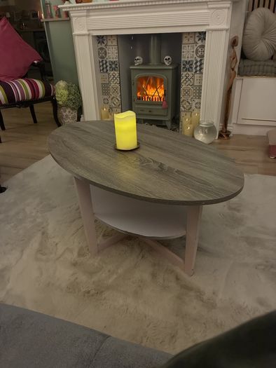 Oval coffee table