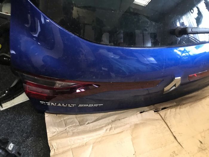 2016 Renault Megane GT boot lid