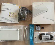 Modded Nintendo ds lite crystal white USG 001 boxed with manual with Flash Card 8gb with Games and retro games pokemon