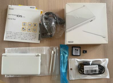 Modded Nintendo ds lite crystal white USG 001 boxed with manual with Flash Card 8gb with Games and retro games pokemon