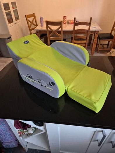 Chicco twist arm chair